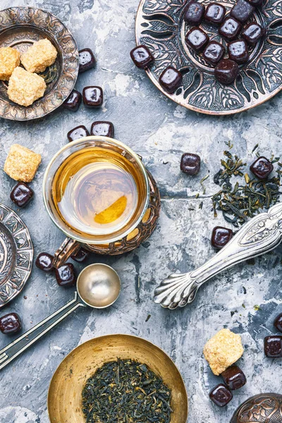 Turkse thee in traditioneel glas — Stockfoto