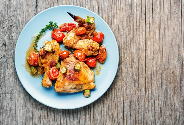 Baked chicken with vegetables — Stock Photo, Image