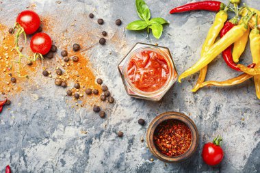 kırmızı sıcak biber Sos