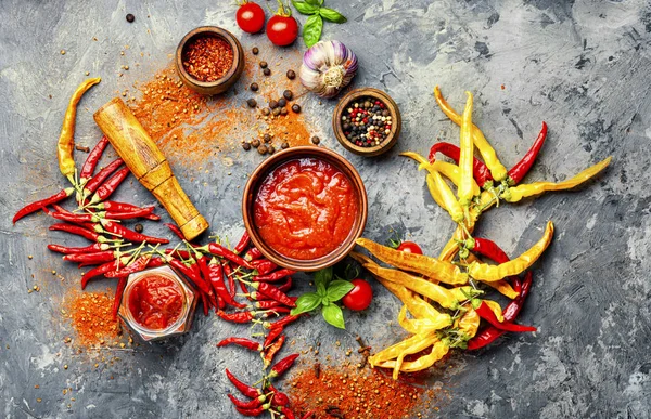 Spicy chili sauce or ketchup — Stock Photo, Image