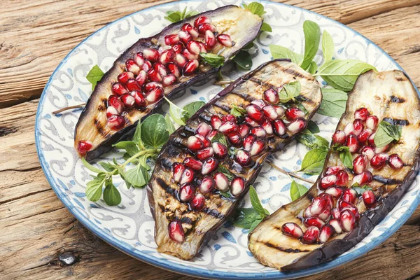 Een halve aubergine grill — Stockfoto