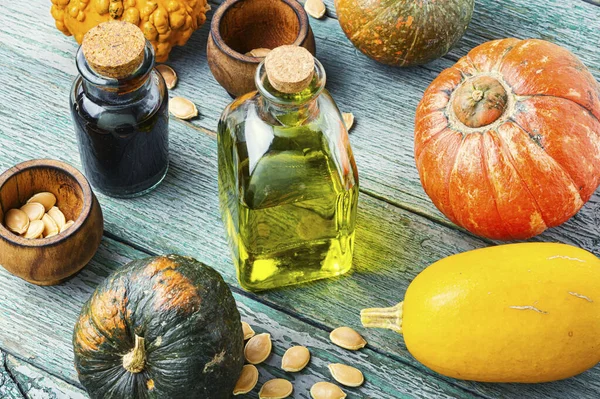 Natural pumpkin seed oil — Stock Photo, Image