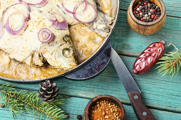 Gebakken vis voor kerstmis — Stockfoto