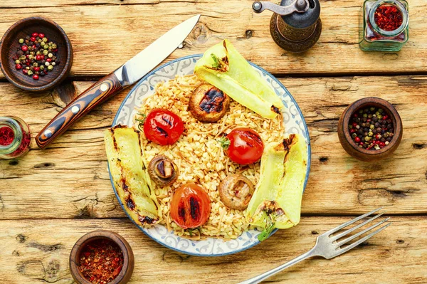 Κλασικό Τούρκικο Πιλάφι Νουντλς Τουρκικό Ρύζι Ψητό Ρύζι Λαχανικά — Φωτογραφία Αρχείου