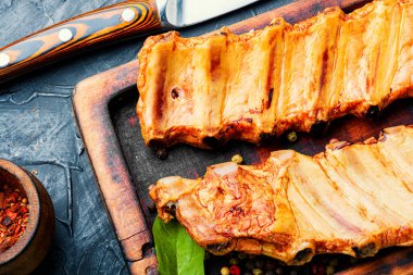 İştah açıcı domuz eti ya da domuz pirzolası..