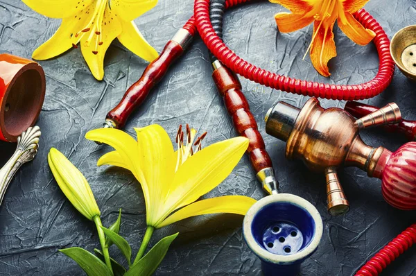 Kokulu tütünlü Asya nargilesi. Lily aromalı.
