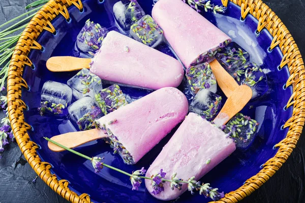 Sobremesa Verão Natural Sorvete Com Lavender Lavender Picolés Feitos Com — Fotografia de Stock