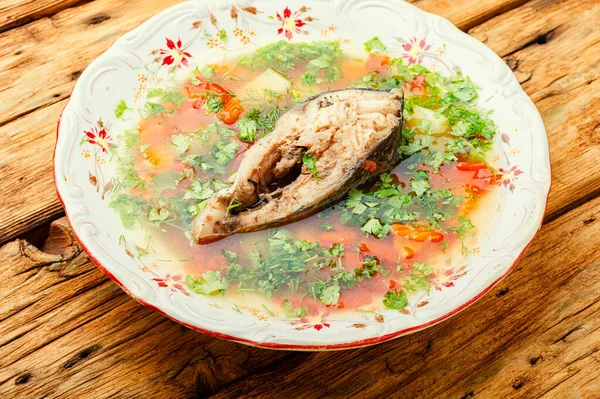 Πιάτο Ψαρόσουπα Ξύλινο Ρετρό Τραπέζι Σούπα Κυπρίνου — Φωτογραφία Αρχείου