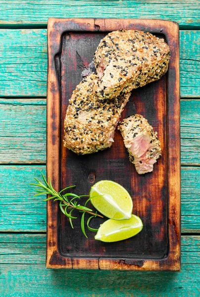 Vařený Tuňákový Steak Sezamu Zeleninou Rybí Steak — Stock fotografie