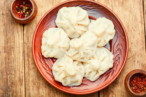 Georgiska Dumplings Khinkali Med Kött Träbord — Stockfoto