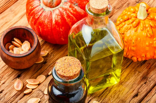 Pumpkin Oil Bottle Raw Pumpkin Pumpkin Seeds Autumn Food — Stock Photo, Image