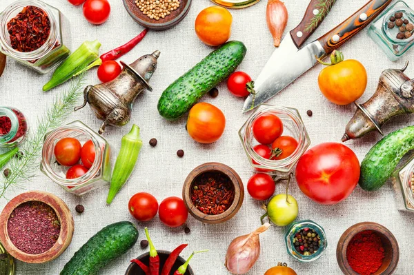 Home Conservering Van Groenten Oogst Van Tomaten Komkommers Voor Beitsen — Stockfoto