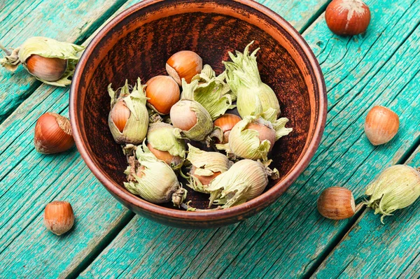 Unpeeled Hazelnuts Bowl Wooden Table — Stock Photo, Image