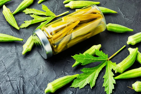 Ev yapımı sonbahar sebze koruyucusu. Bamya turşusu..