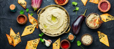 Babaganush veya fırında patlıcan havyarı. Baba ganoush.