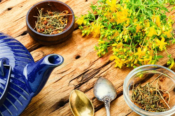 Tisane Utile Parfumée Avec Hypericum Herbal Medicine Tea Avec Des — Photo