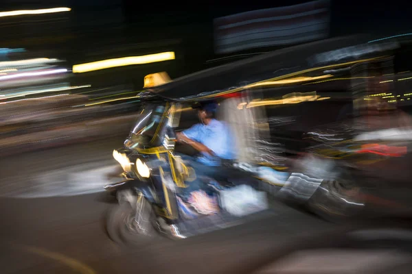Abstract Panning Technique Creating Movement Blur Tuk Tuk Taxi Driving — Stock Photo, Image