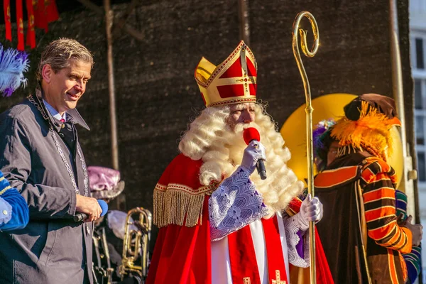 Dordrecht Holandia Listopada 2018 Saint Nicolaas Scenie Mówienie Dzieci Burmistrzem — Zdjęcie stockowe