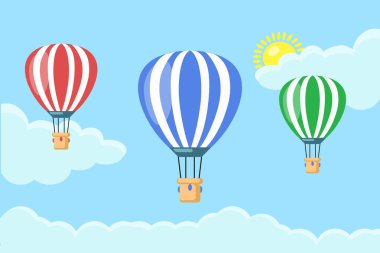 Gökyüzünde bulutlu sıcak hava balonu 