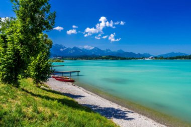 Almanya'da Allgu Gölü Forggensee