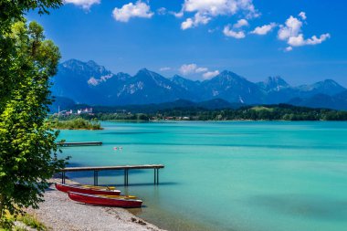 Almanya'da Allgu Gölü Forggensee