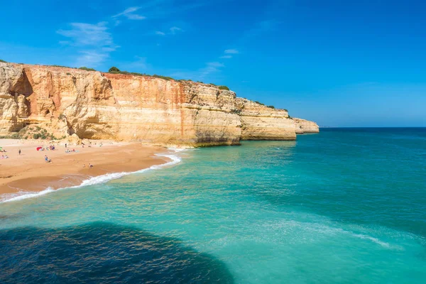 Praia de Benagil - güzel bir plaj ve sahil Portekiz Algarve