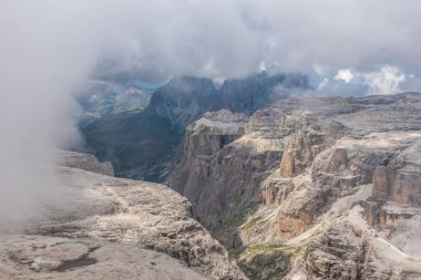 Dolomites İtalya - Val Gardena - Passo Sella