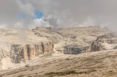 Dolomites İtalya - Val Gardena - Passo Sella