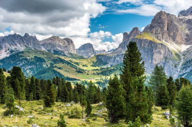 Dolomites İtalya - Val Gardena - Passo Sella