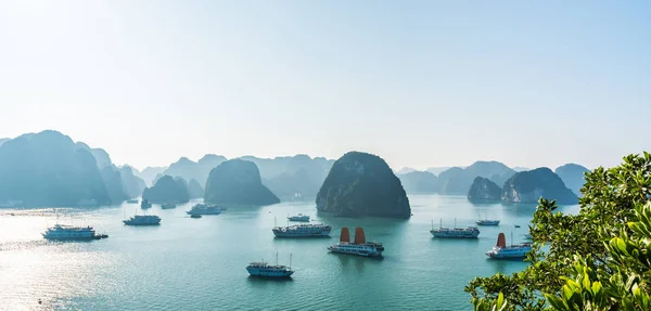 Hermosa Vista Bahía Halong Vietnam — Foto de Stock