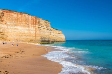 Praia de Benagil - güzel bir plaj ve sahil Portekiz Algarve