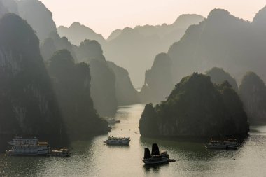 Halong Bay Vietnam güzel manzara