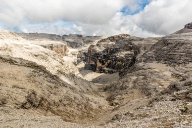 Dolomites İtalya - Val Gardena - Passo Sella