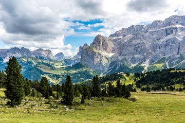 Dolomites İtalya - Val Gardena - Passo Sella