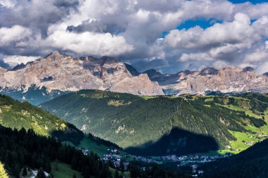 Dolomites İtalya - Val Gardena - Passo Sella