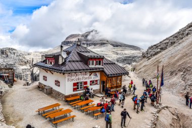 Dolomites, İtalya - Piz Boe dağ