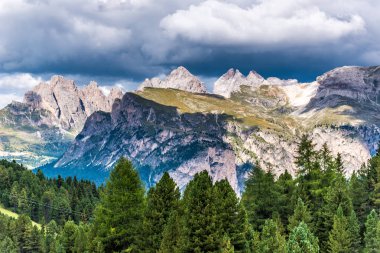 Dolomites İtalya - Val Gardena - Passo Sella