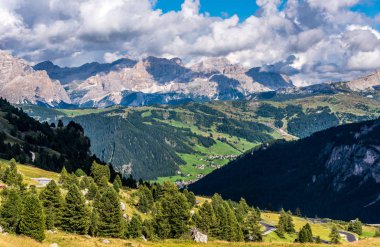 Dolomites İtalya - Val Gardena - Passo Sella