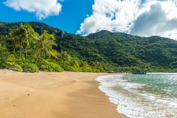 Bella Spiaggia Sulla Costa Del Vietnam Ninh Van Bay — Foto Stock