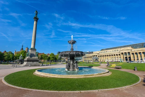 宫廷广场 城堡正方形 与喷泉在德国斯图加特市 — 图库照片