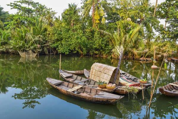 Traditionella Träbåtar Liten Flod Regionen Mekongdeltat Södra Vietnam — Stockfoto