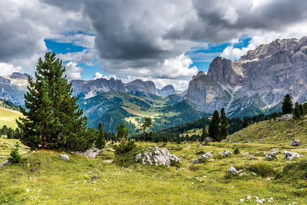 Dolomites İtalya - Val Gardena - Passo Sella