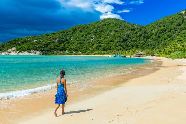 Young Woman Beautiful Beach Coast Vietnam Ninh Van Bay — Stock Photo, Image