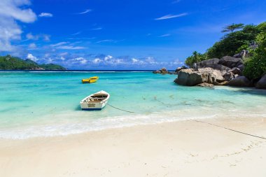 Petite Anse - güzel kumsalda Adası Mahe, Seyşel Adaları