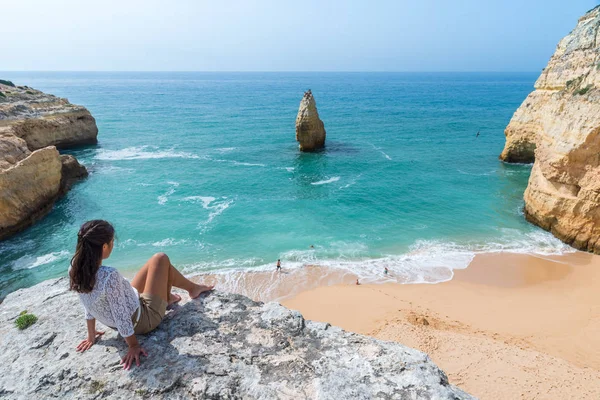 Menina Bela Praia Carvalho Algarve Portugal — Fotografia de Stock