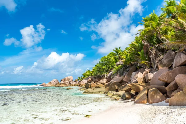 Όμορφη Παραλία Anse Cocos Digue Σεϋχέλλες — Φωτογραφία Αρχείου