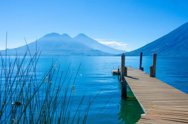 Guatemala - Maya kültür güzel vulcano peyzaj dağlık göl Atitlan