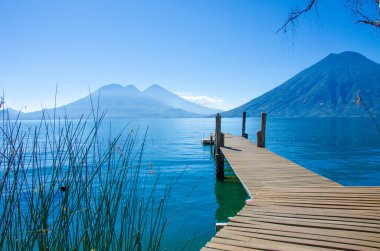 Guatemala - Maya kültür güzel vulcano peyzaj dağlık göl Atitlan