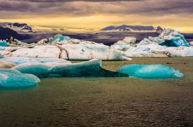 İzlanda'daki Jokursarlon buzul Gölü