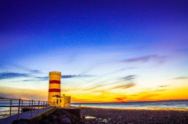 İzlanda sahil görünümü deniz feneri